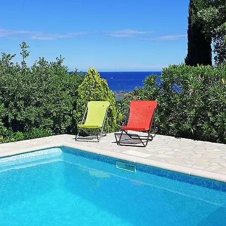 Sleeps 8 Pool Wifi 度假居 *