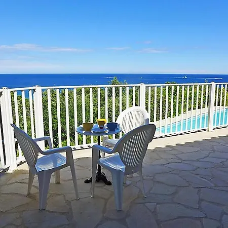 Sleeps 8 Pool Wifi * La Nartelle