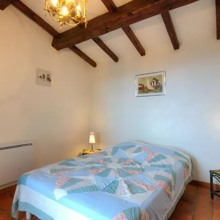 Sleeps 8 Pool Wifi 度假居 *