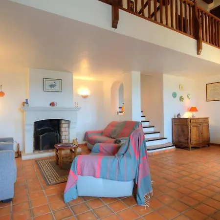 Sleeps 8 Pool Wifi 度假居 *