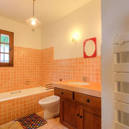 Sleeps 8 Pool Wifi 度假居 *