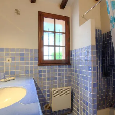 Sleeps 8 Pool Wifi La Nartelle